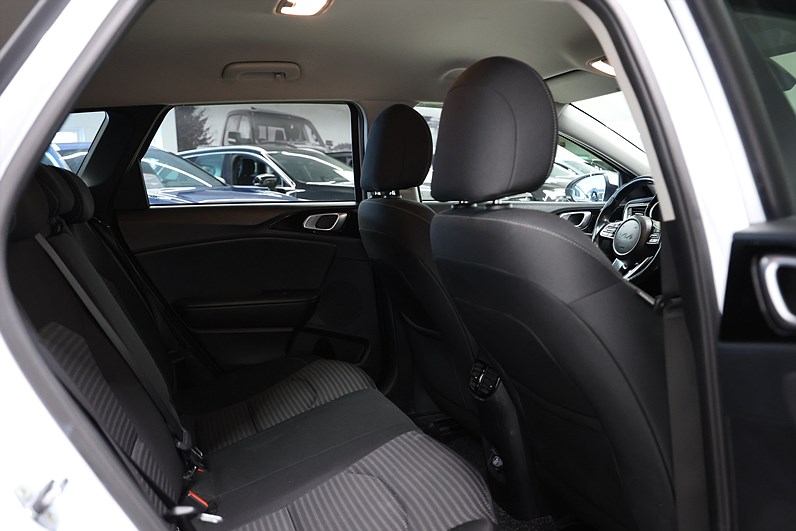 Kia Ceed SW PHEV 141hk Advance B-kamera Värmare LED