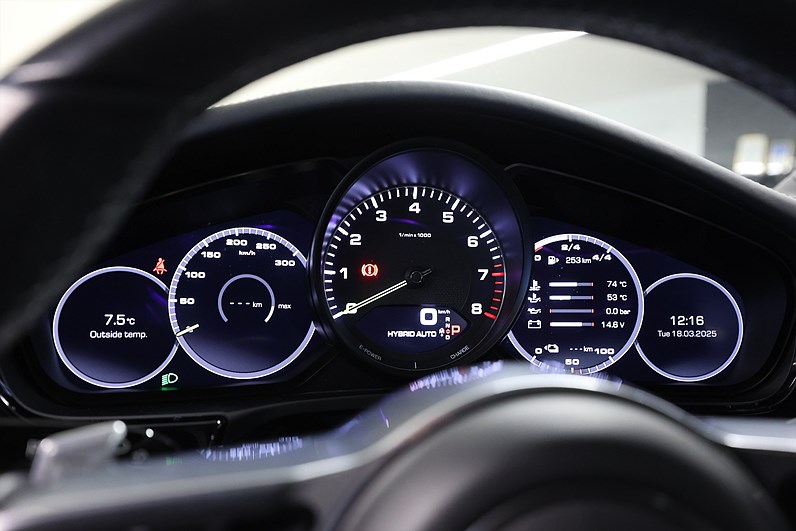 Porsche Panamera 4 E-Hybrid Sport Turismo SportDesign Pkt Pano 360-Kam