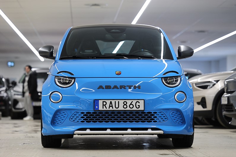 Abarth 500e 155hk *Kampanj!* Scorpionissma Alcantara JBL Pano