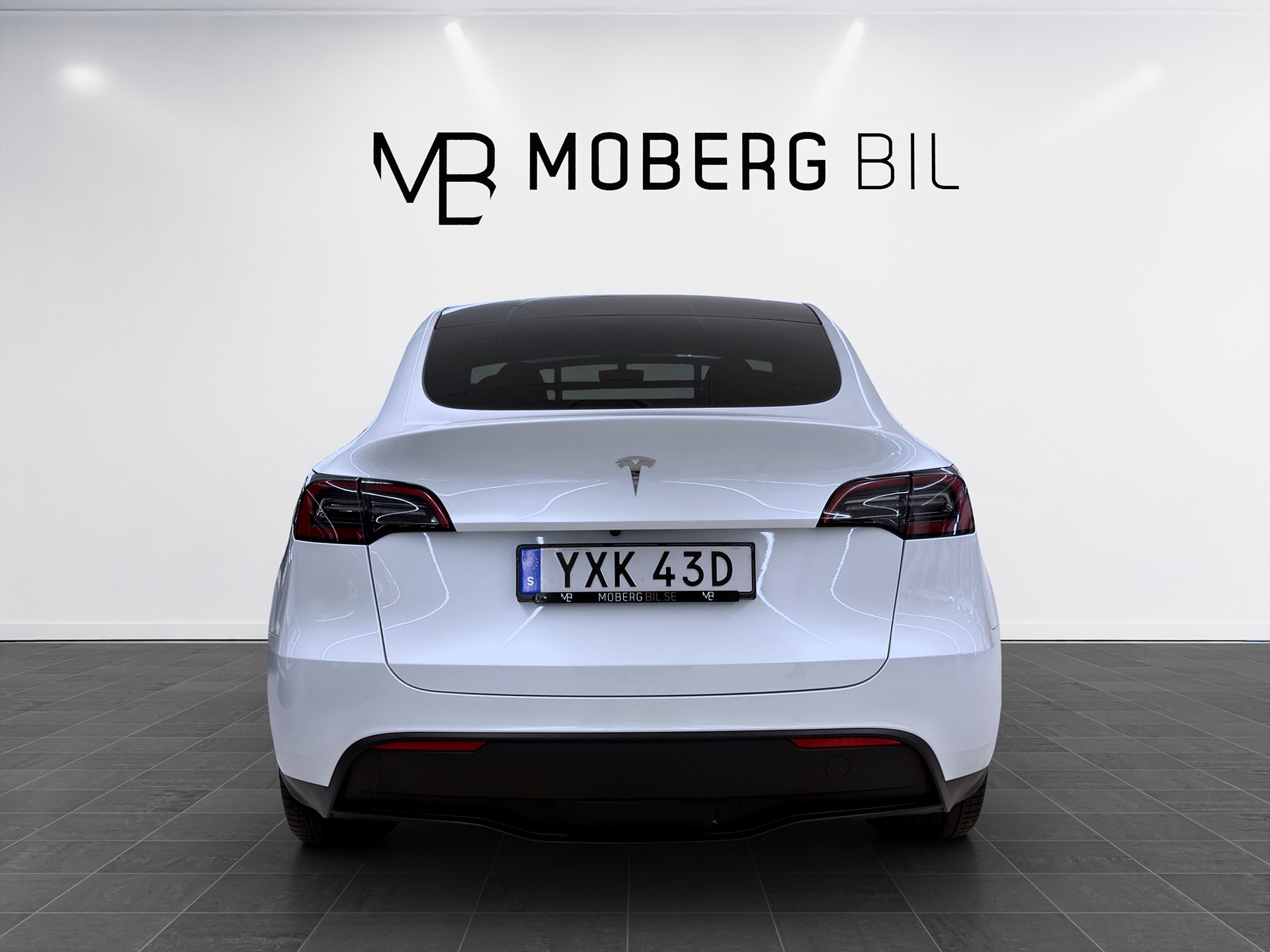 Tesla Model Y Long Range AWD 514hk Pano Drag Läder Navi