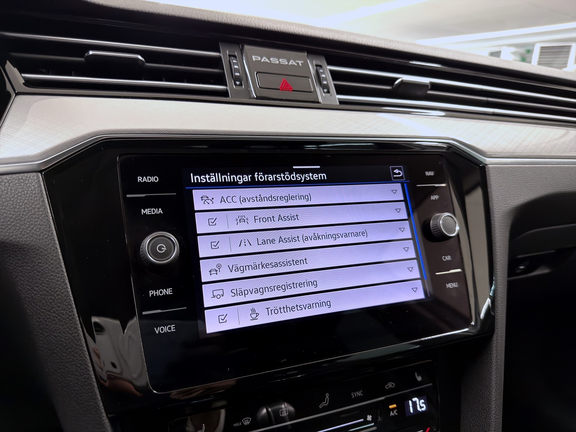 Volkswagen Passat SC GTE 218hk Executive Navi Drag B-Kamera