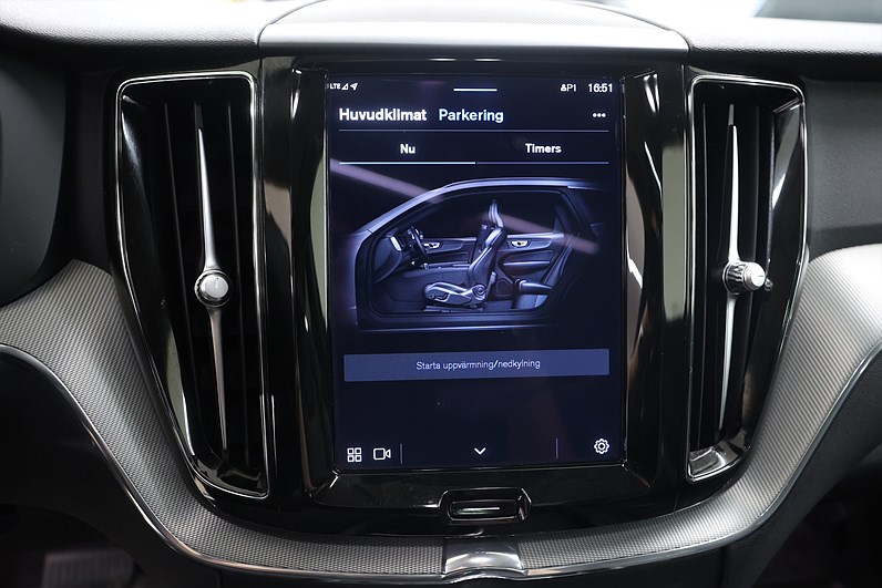 Volvo XC60 Recharge T6 AWD 350hk *Hjulkampanj!* Core Läder