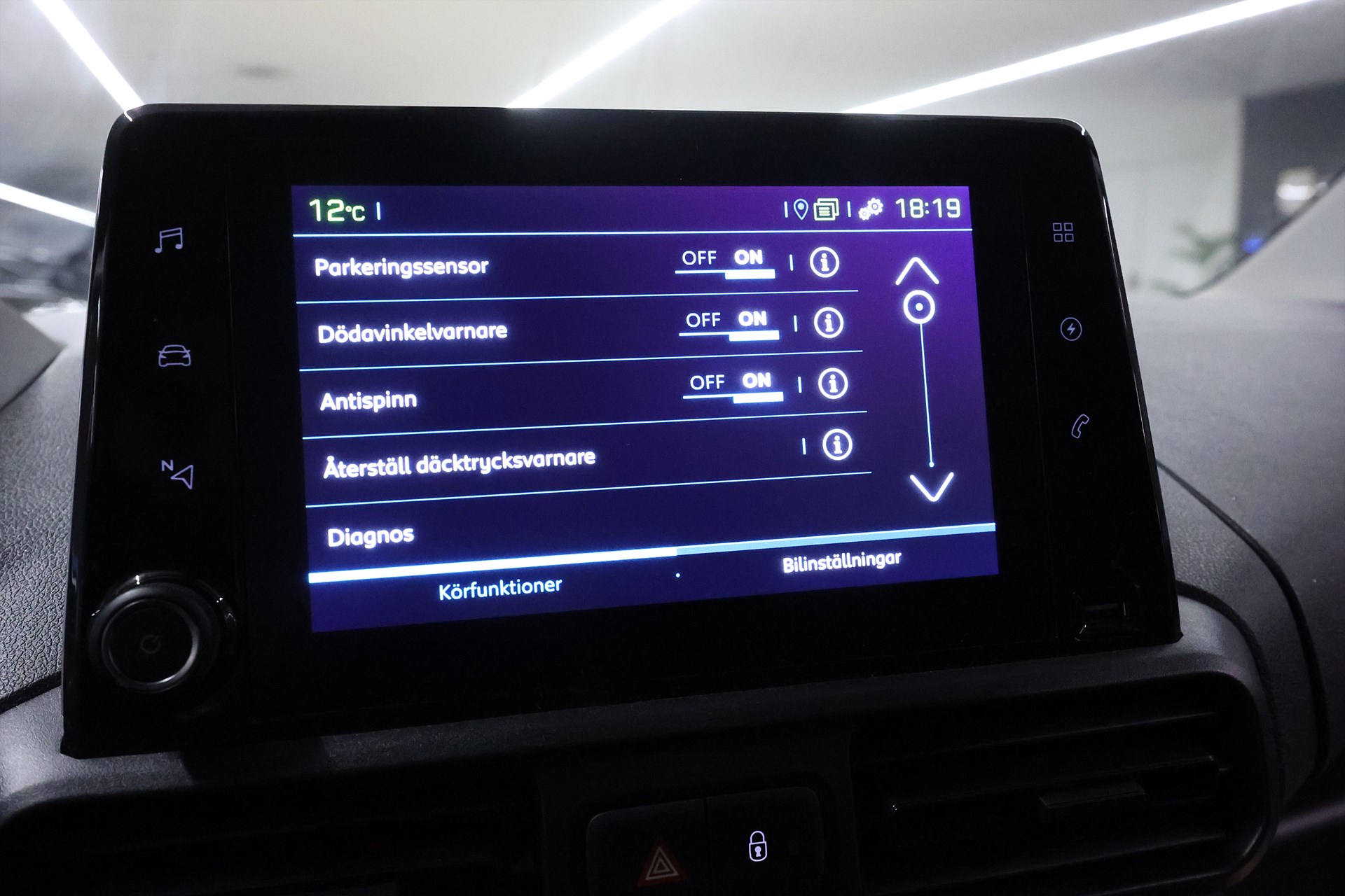 Peugeot e-Partner L1 136hk V-inrett Drag Navi CarPlay MOMS