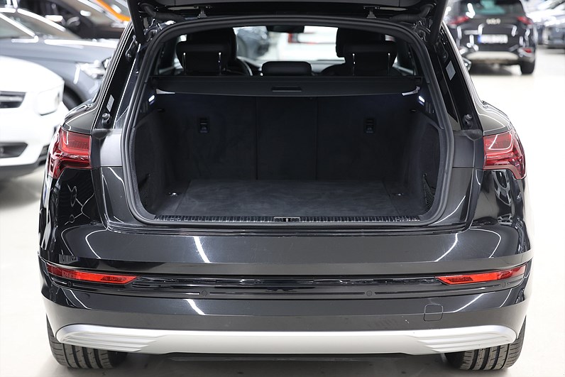 Audi e-tron 50 Quattro 313hk *Hjulkampanj!* Proline Navi B-kamera Drag MOMS