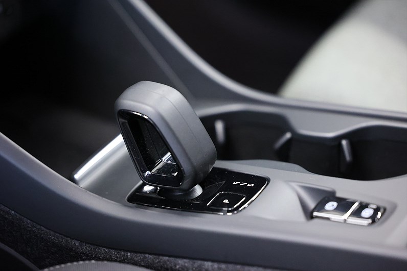 Volvo XC40 B4 AWD 197hk Core B-Kamera Keyless MOMS