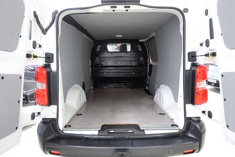 Peugeot Expert 2.0 BlueHDi 122hk L3 Värmare Drag MOMS