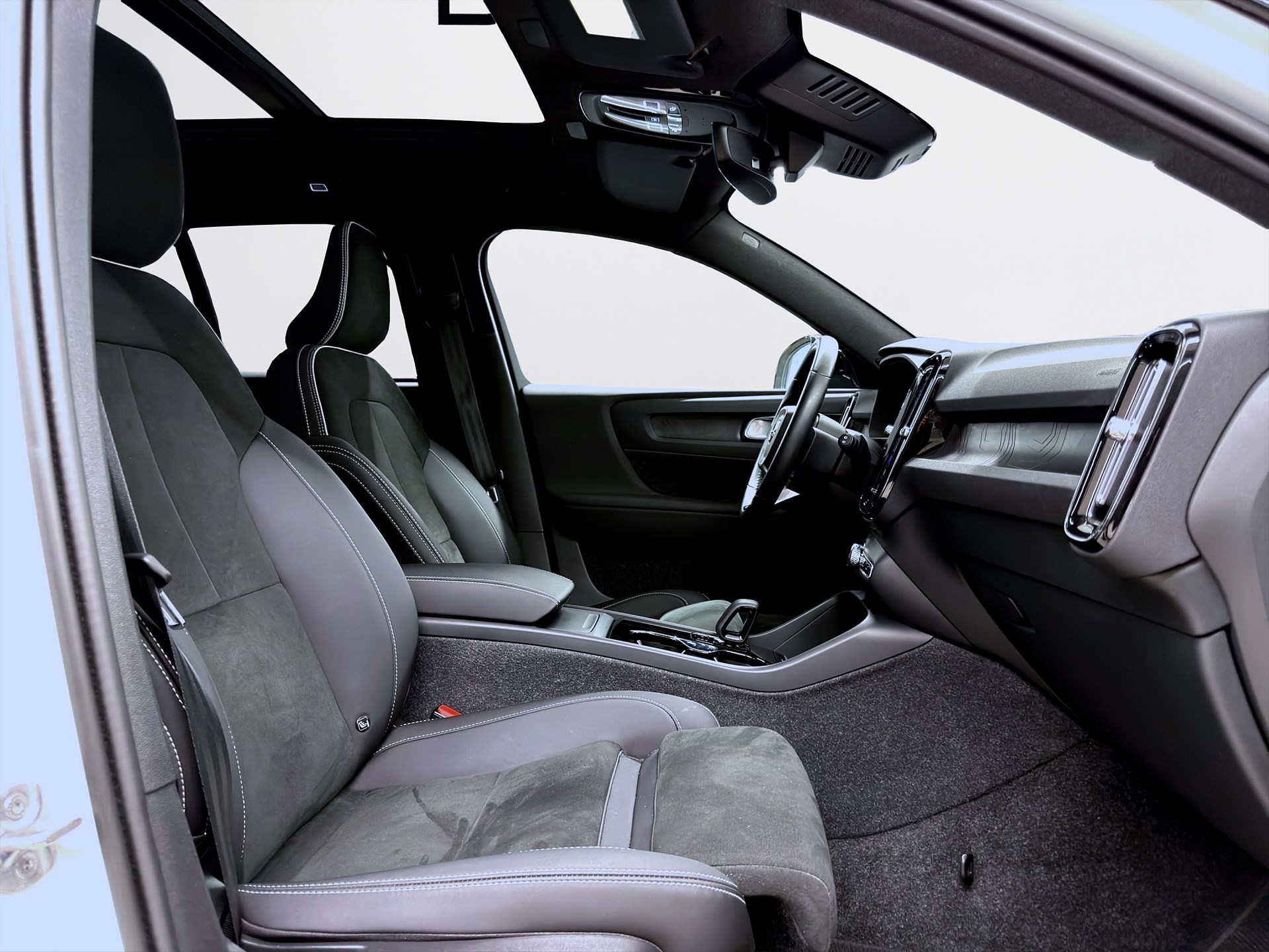 Volvo XC40 Recharge Twin 408hk Ultimate H/K Pano 360 Drag