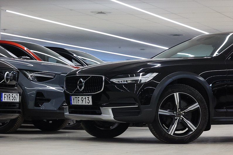 Volvo V90 Cross Country D4 AWD 190hk Momentum HUD H/K