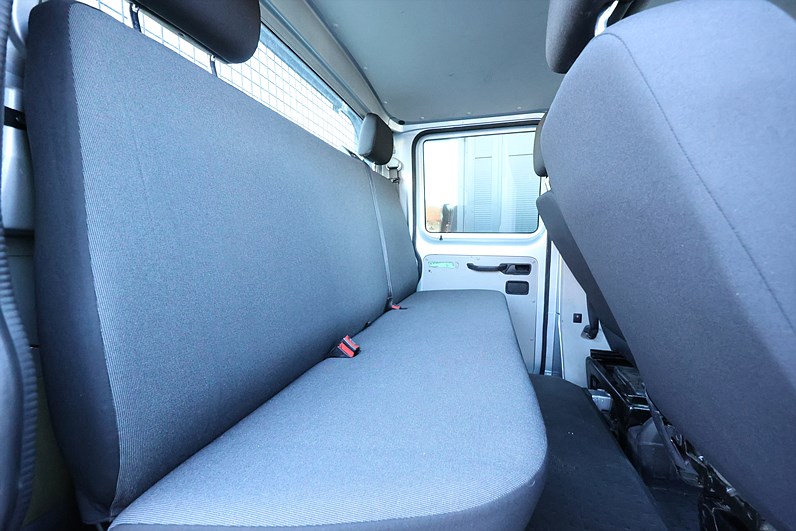 Volkswagen Transporter DH 2.0 TDi 150hk Värmare LED Drag MOMS