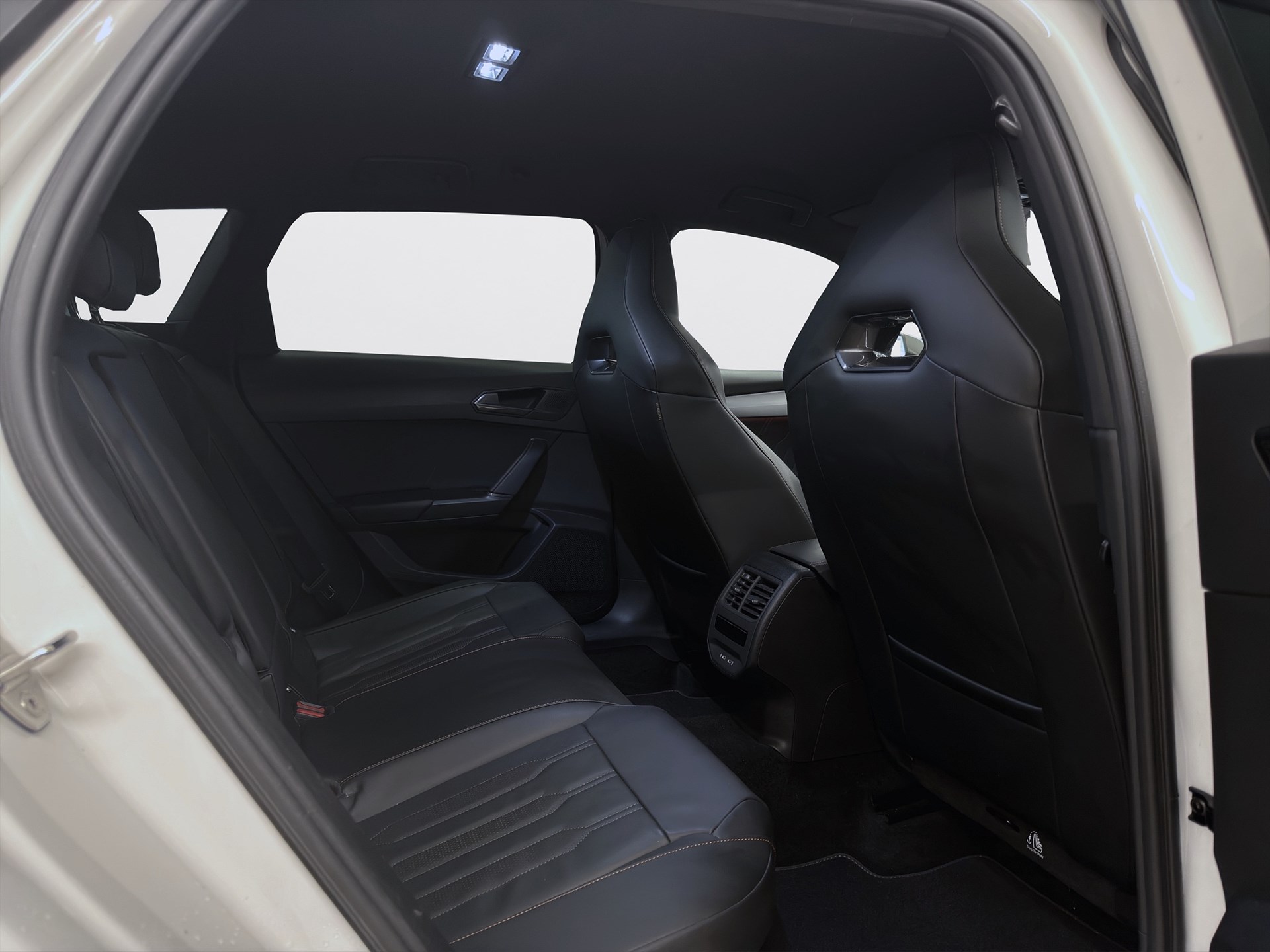 VZ Sportstourer e-Hybrid 245hk FR Drag B-Kamera Navi