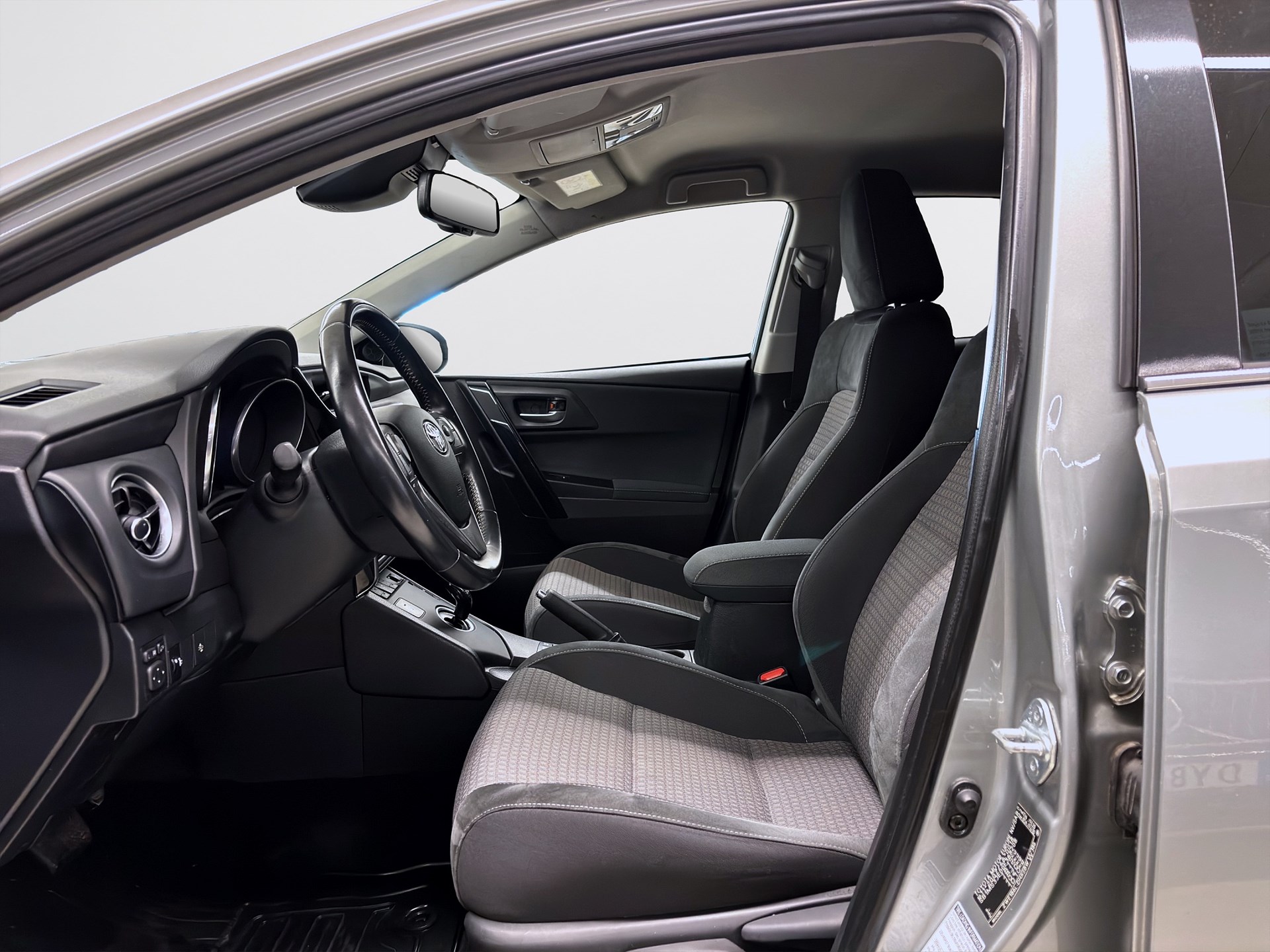 Toyota Auris Hybrid 136hk Intense Edition B-kamera