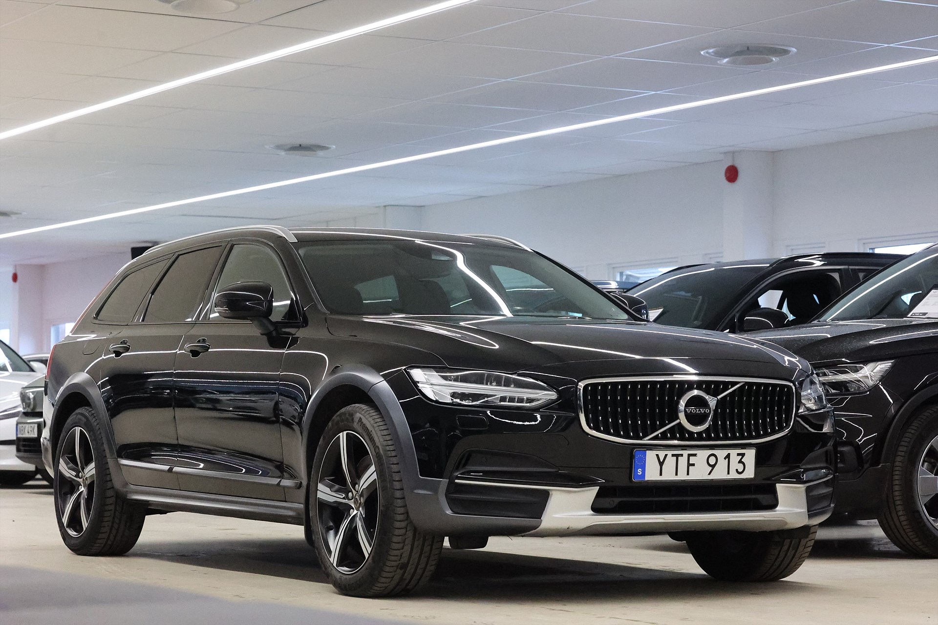 Volvo V90 Cross Country D4 AWD 190hk Momentum HUD H/K