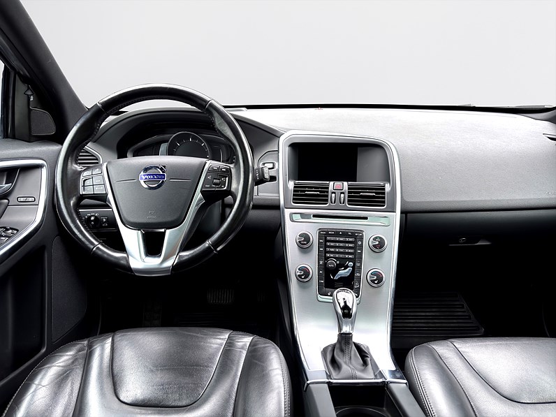 Volvo XC60 D4 AWD 190hk Drag Keyless Skinn B-Kamera VOC Pano
