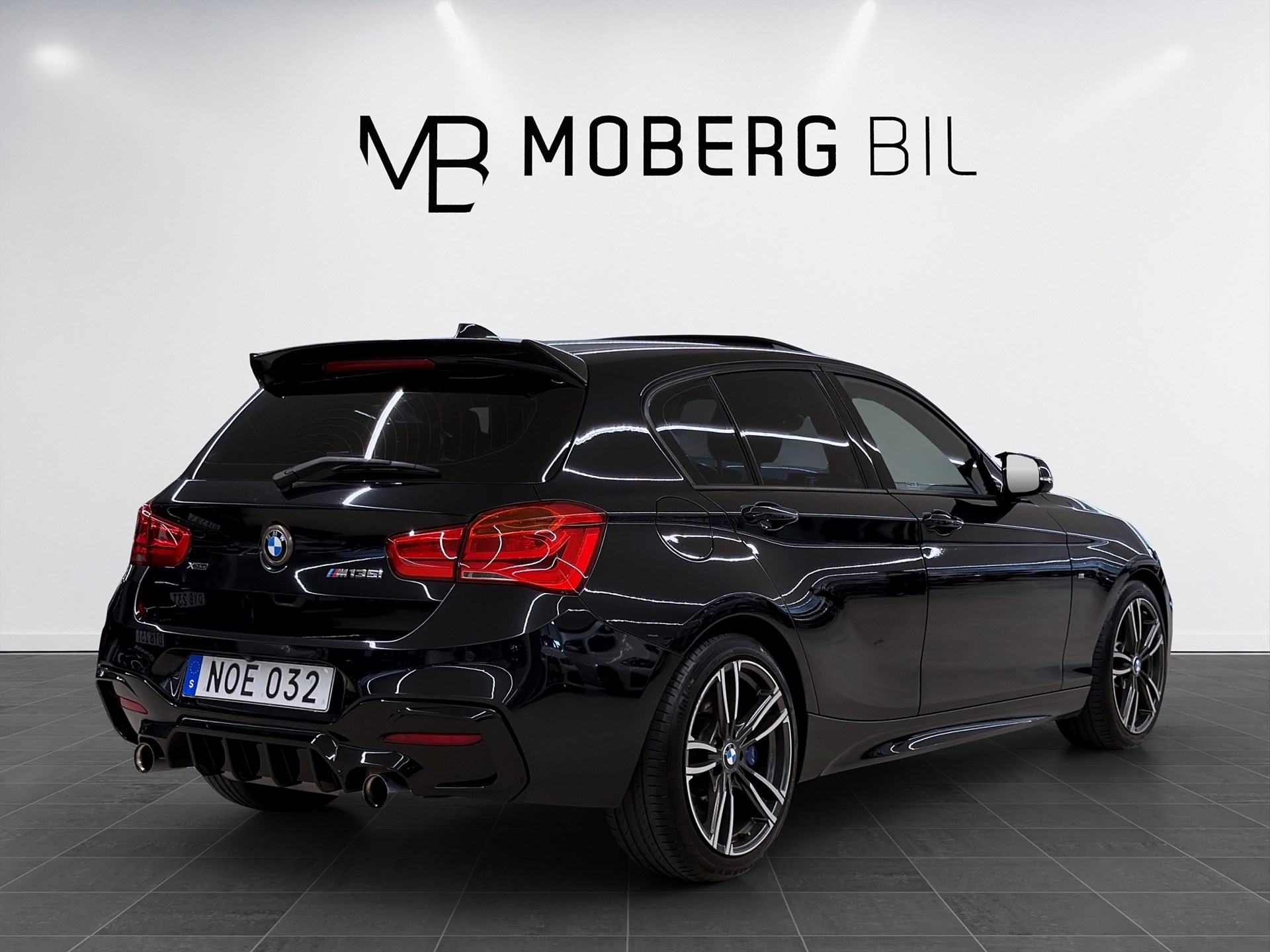 BMW M135i xDrive 5-dörrars 326hk M sport H/K Navi B-Kamera PDC