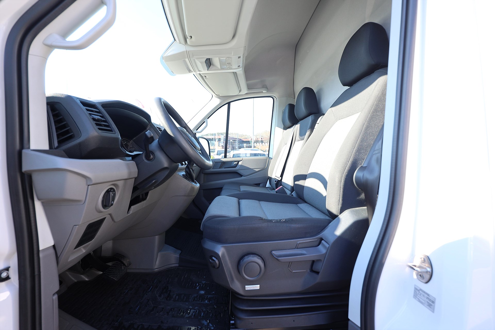 Volkswagen Crafter 35 2.0 TDI 140hk Climatic CarPlay Drag B-kamera
