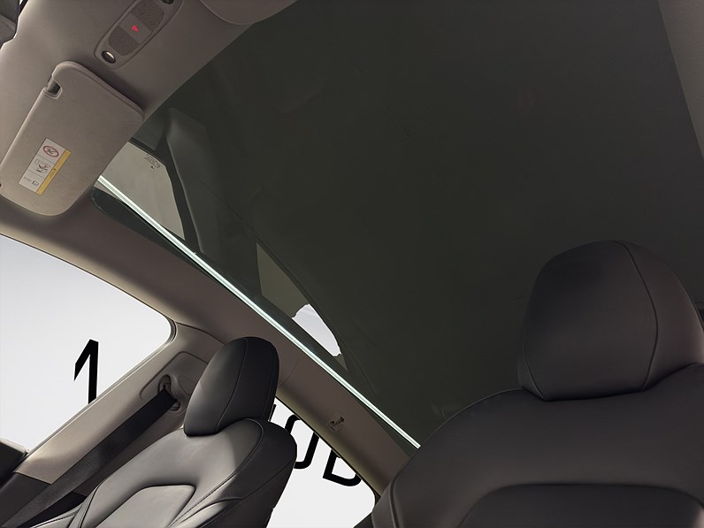 Tesla Model Y Long Range AWD 514hk Pano Läder Drag Navi