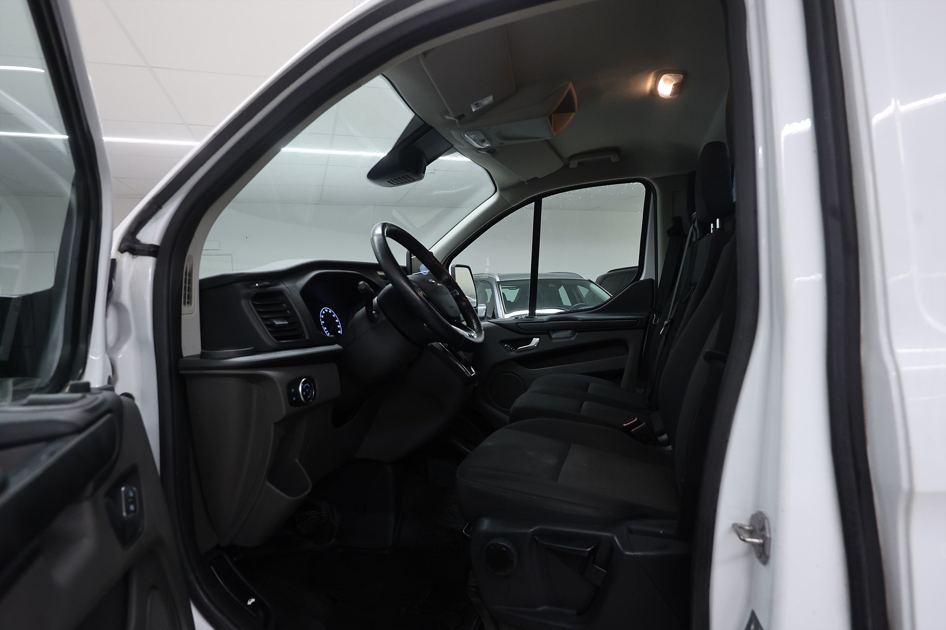 Ford Transit Custom 2.0 EcoBlue 130hk V-inrett Drag
