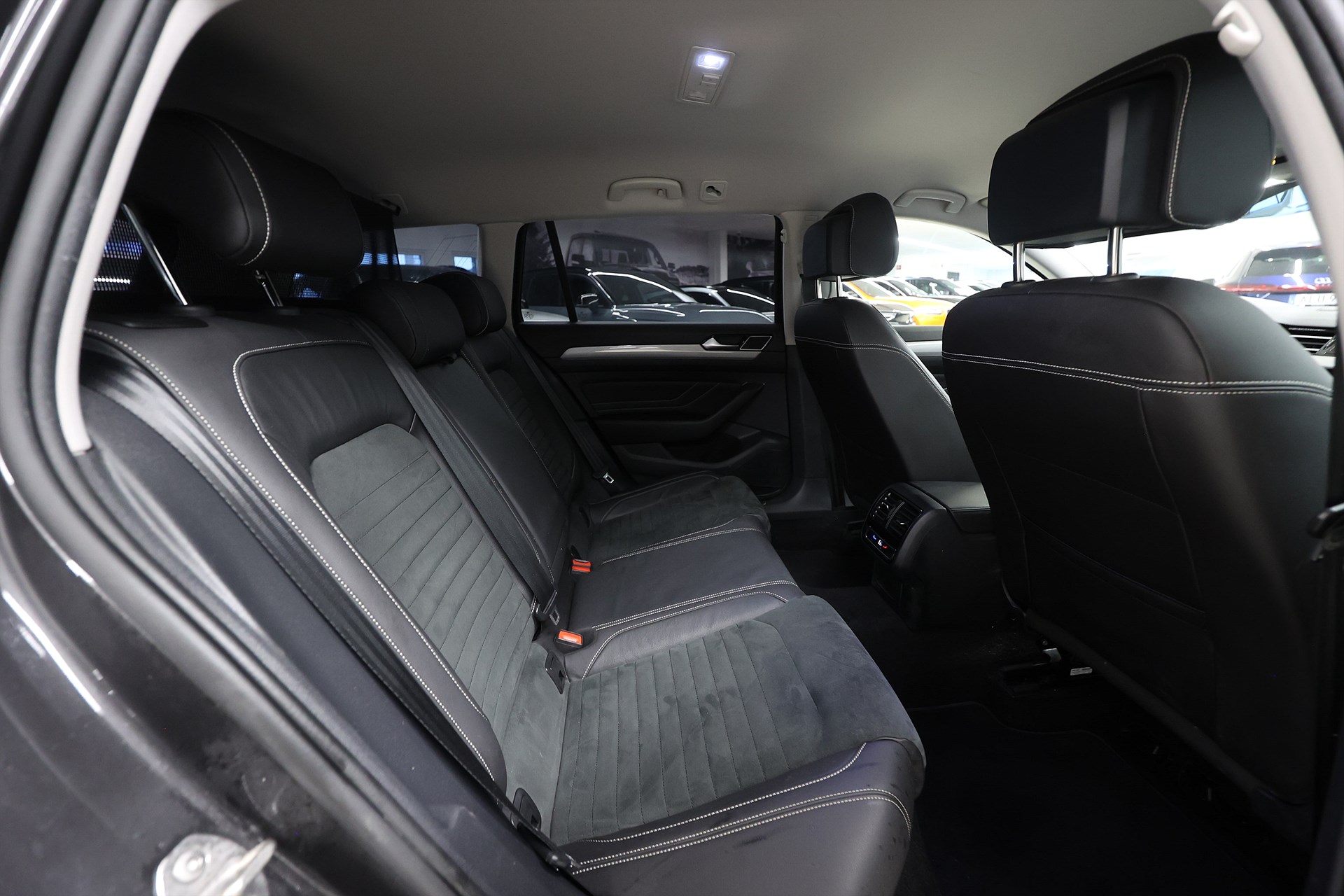 Volkswagen Passat SC 1.4 TSI 218hk *Hjulkampanj!* GTE Värmare Navi Drag MOMS