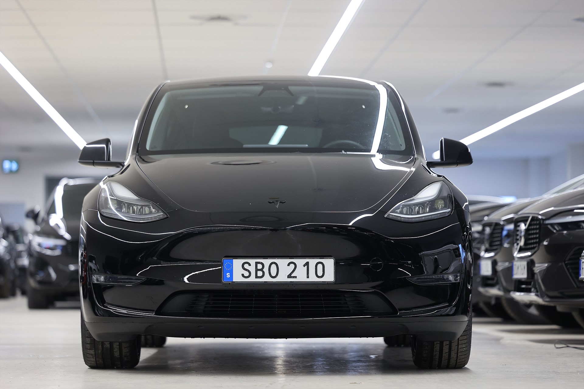 Tesla Model Y Long Range AWD 514hk AP Pano MOMS