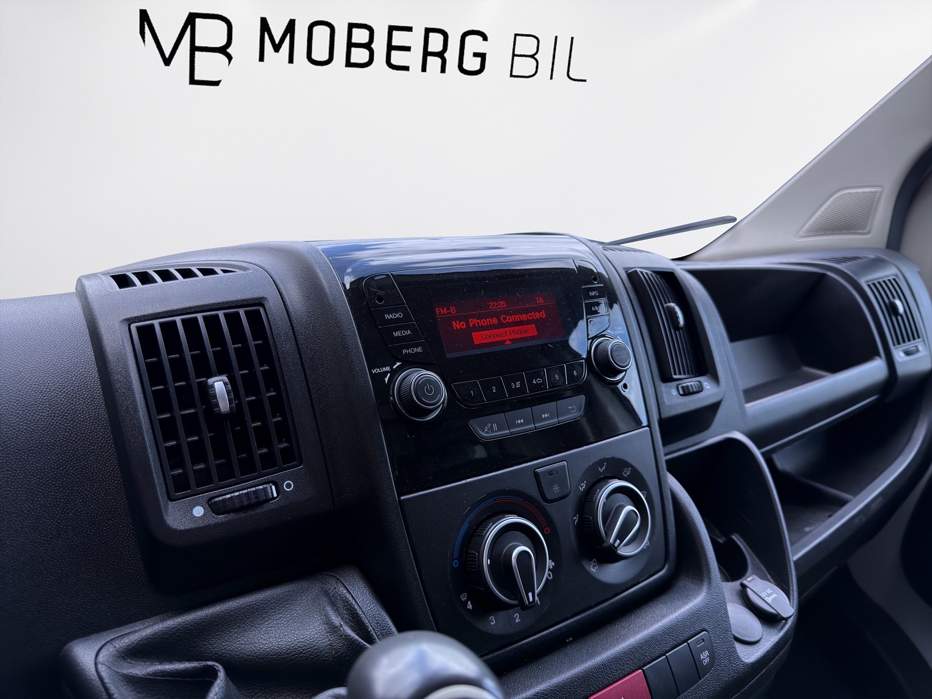 Peugeot Boxer 2.0 BlueHDi 130hk Volymskåp BG-Lyft MOMS