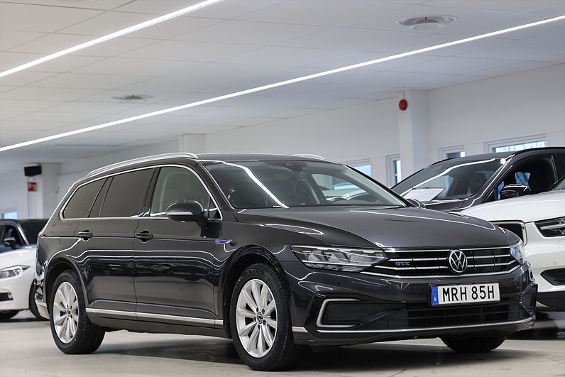 Volkswagen Passat SC 1.4 TSI 218hk *Hjulkampanj!* GTE Värmare Navi Drag MOMS