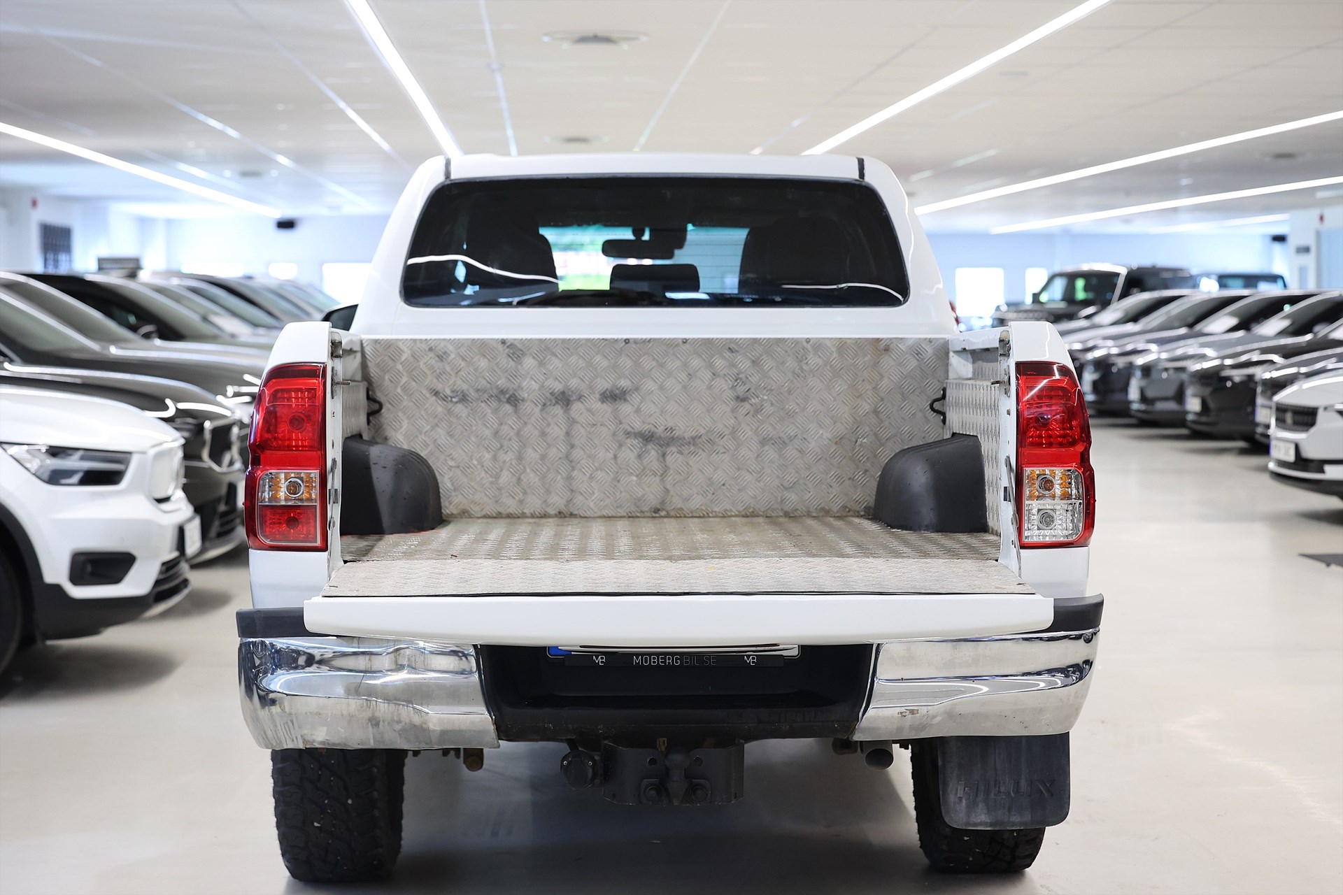 Toyota Hilux 2.4 AWD 150hk Drag B-kamera Värmare Skinn MOMS