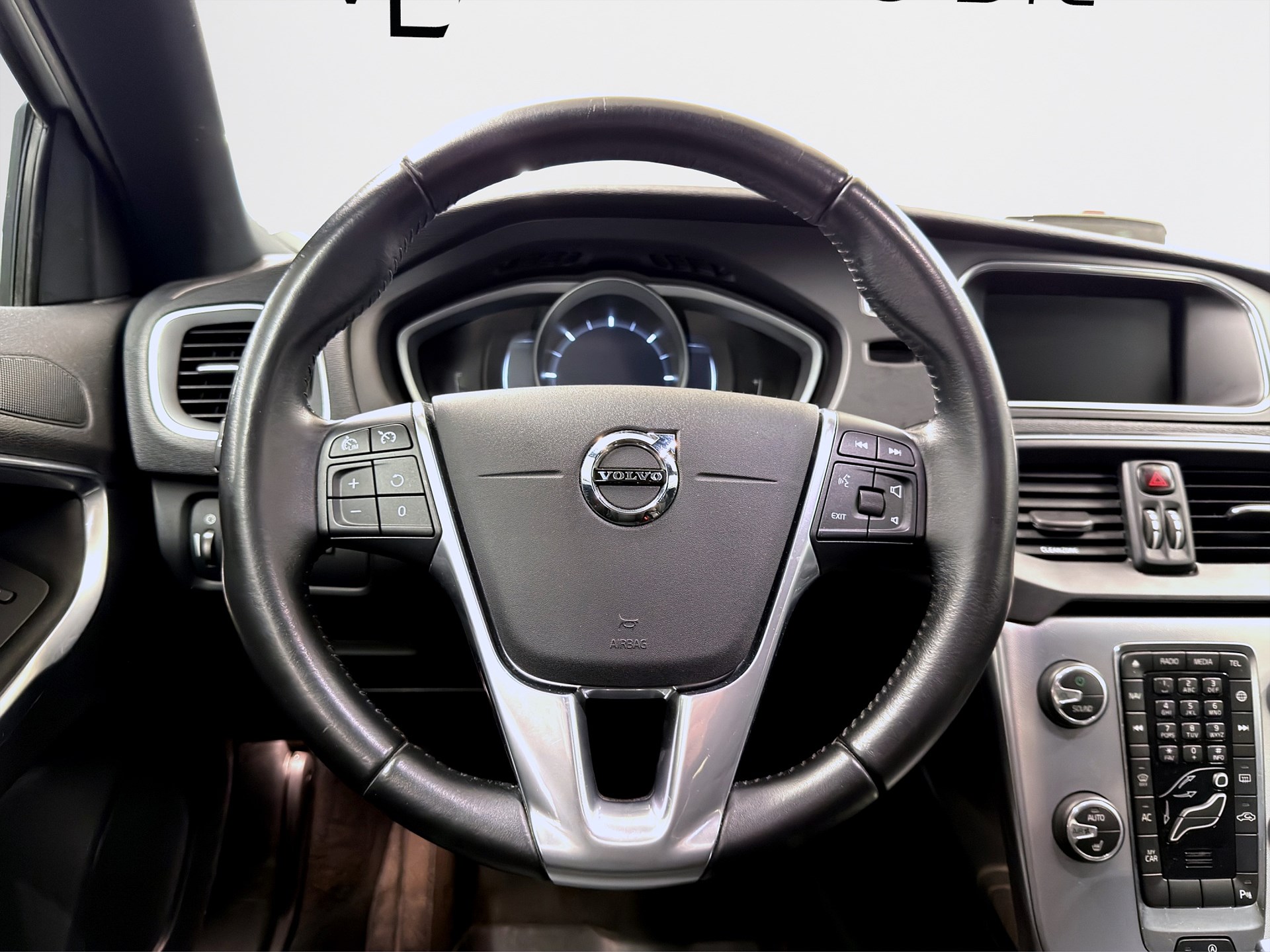 Volvo V40 D2 120hk Helg på Moberg! Business Advance Navi Värmare PDC