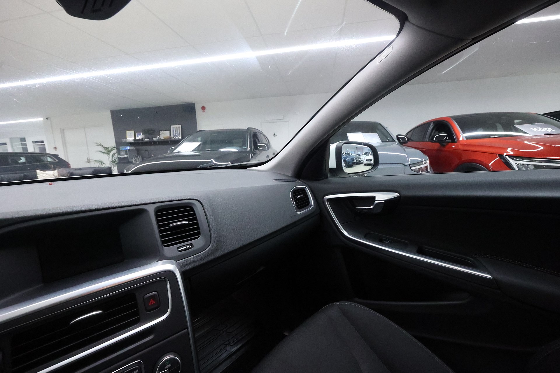 Volvo V60 T3 150hk Kinetic Värmare Farthållare