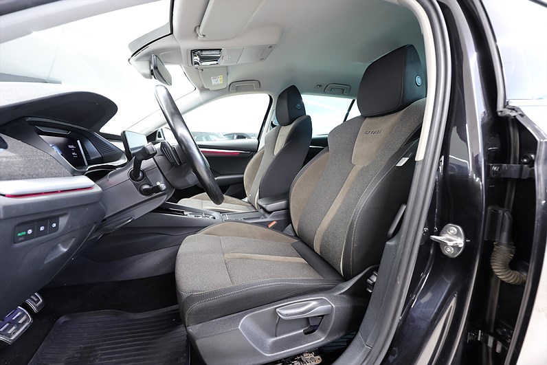 Skoda Octavia Scout 2.0 TDI 4x4 200hk B-kamera Drag Värmare MOMS