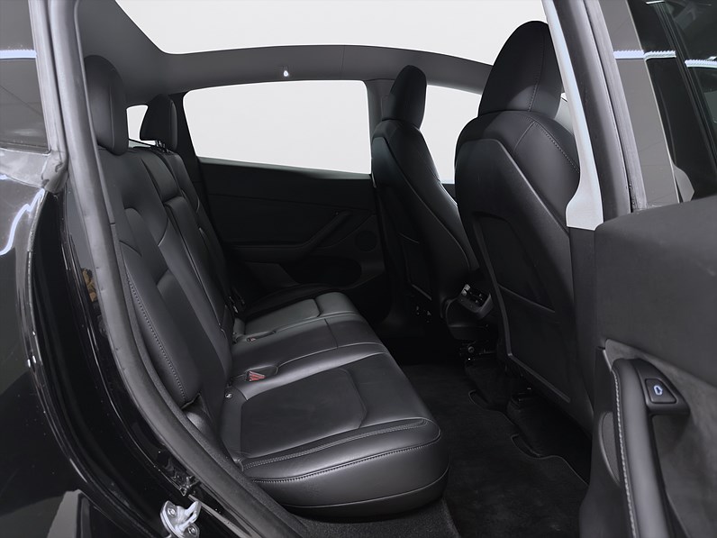 Tesla Model Y Standard Range 299hk Helg på Moberg! Pano Drag B-Kamera