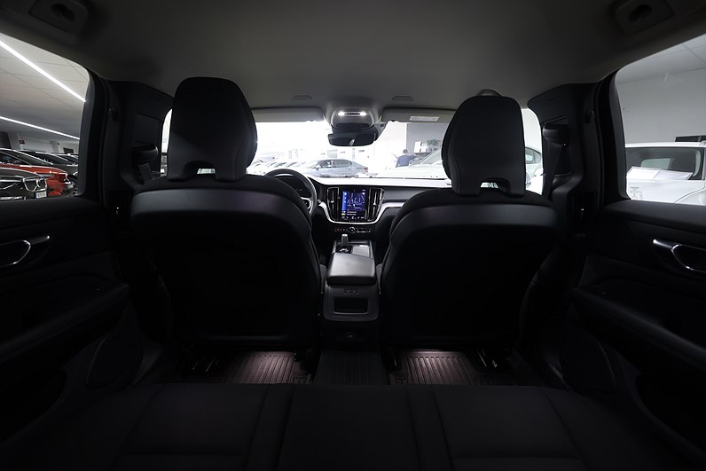 Volvo V60 B4 197hk Momentum Värmare Navi B-kamera