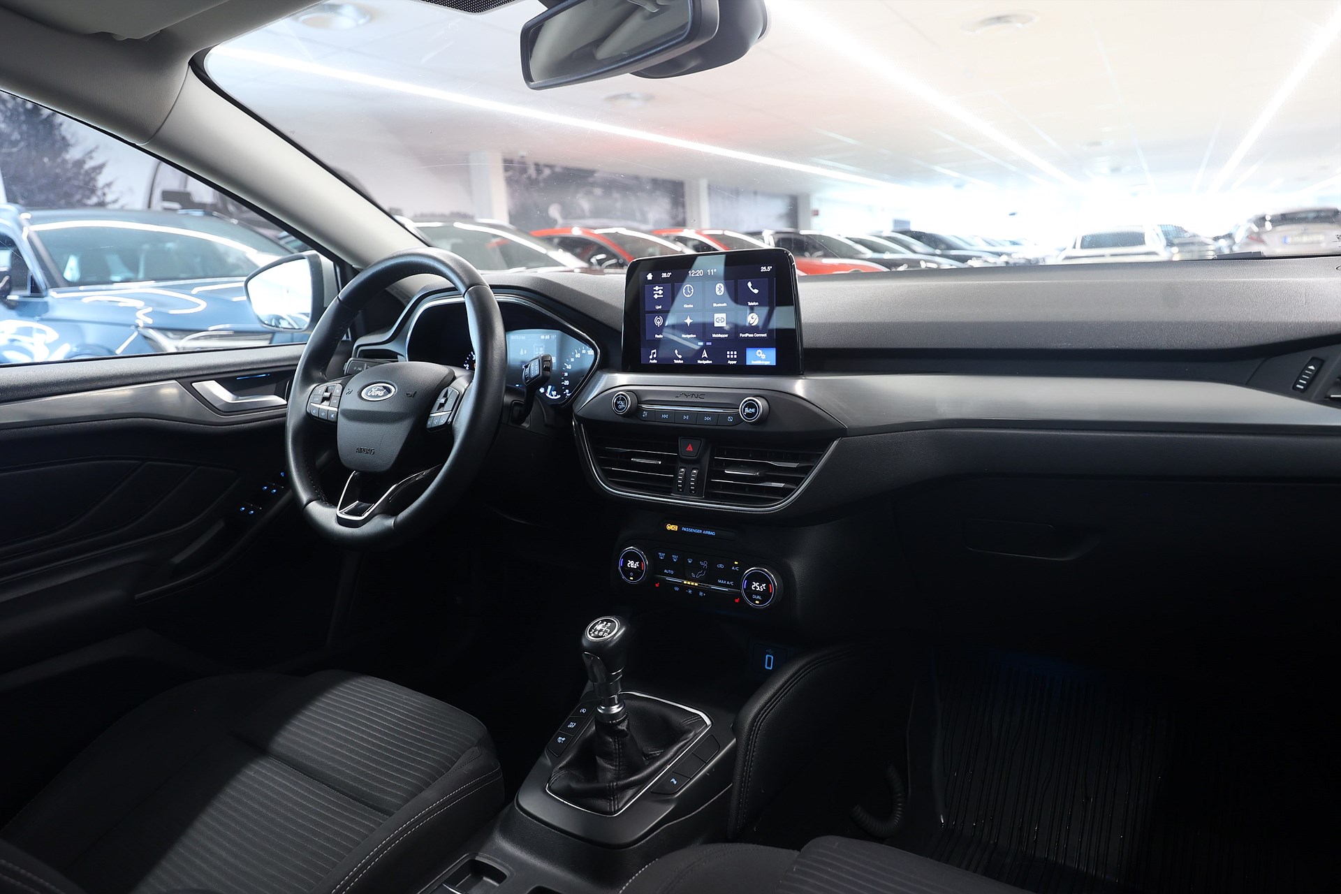 Ford Focus Kombi 1.0 125hk *Kampanj!* Keyless Navi PDC Carplay