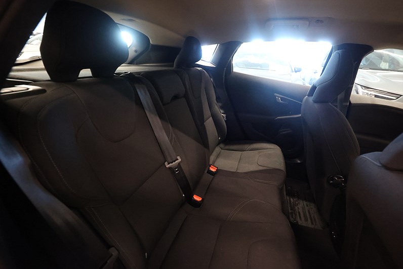 Volvo V40 D2 120hk Aut Värmare PDC Bluetooth