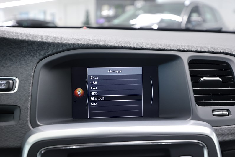 Volvo V60 D4 190hk Summum Värmare B-kamera Navi Skinn