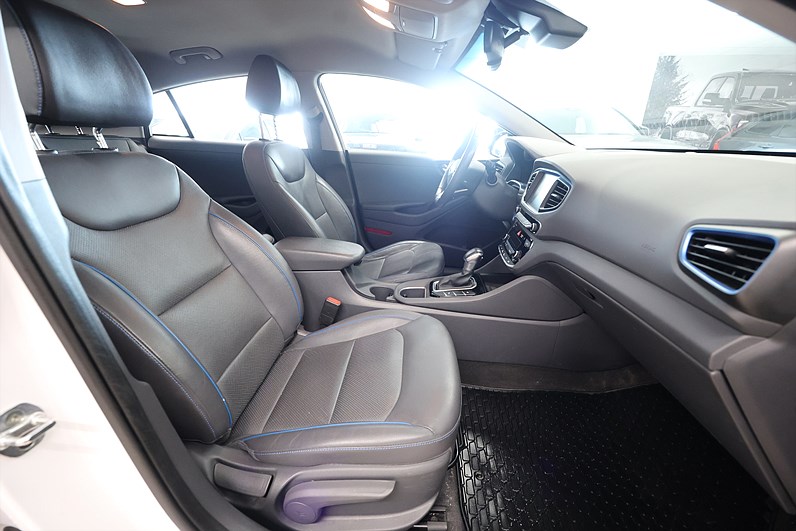Hyundai Ioniq Hybrid 1.6 141hk Premium Plus Infinity Keyless B-kamera Navi