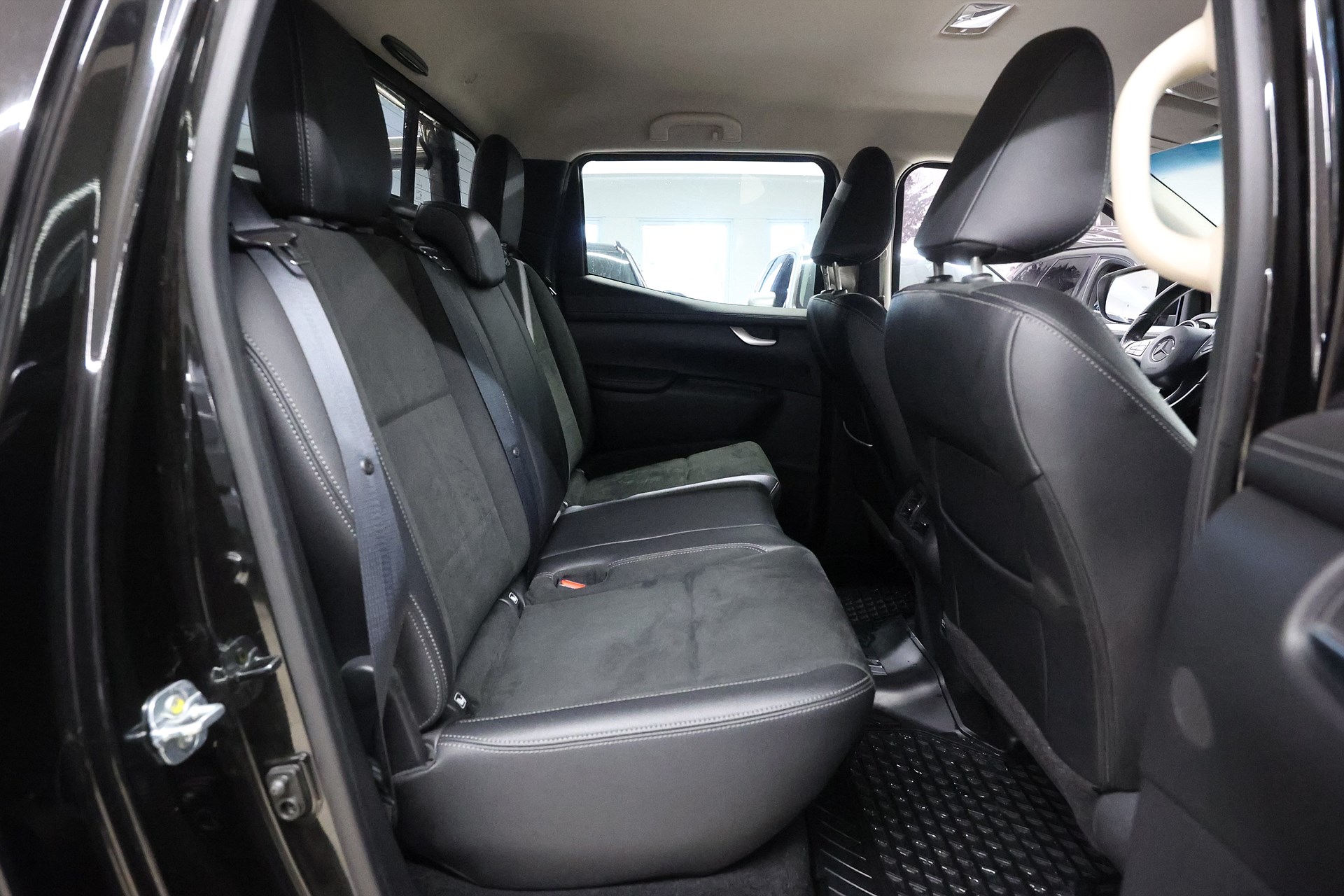 Mercedes-Benz X 250 d 4M Power Line 360 Navi Keyless Alcantara