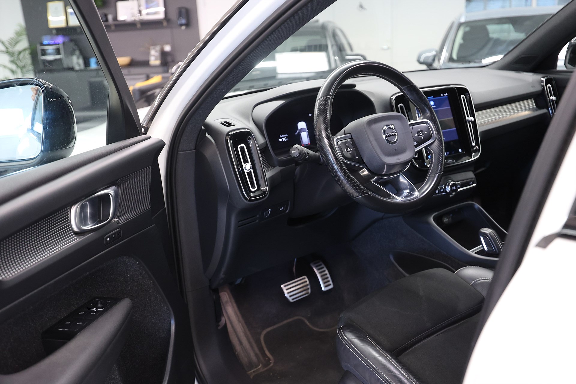 Volvo XC40 P8 Recharge *Hjulkampanj!* Core 532km räckvidd Drag