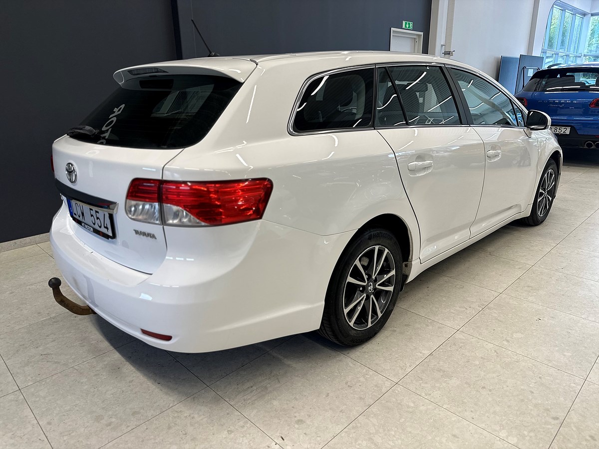 Toyota Avensis – bild 8