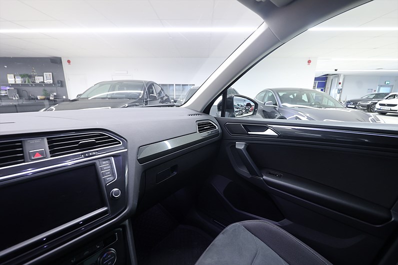 Volkswagen Tiguan 2.0 TDI 190hk GT B-kamera Drag Värmare