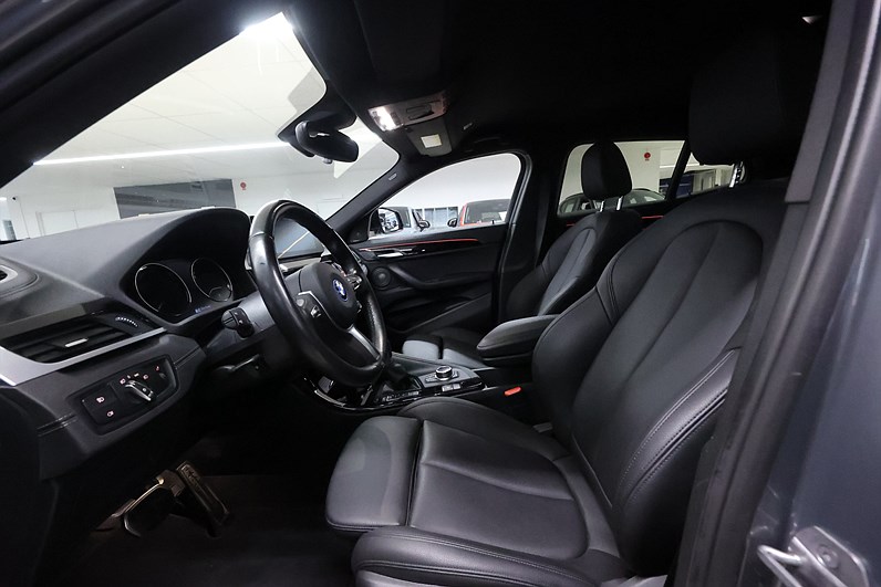 BMW X2 xDrive25e 220hk M Sport Shadow HUD H/K Skinn