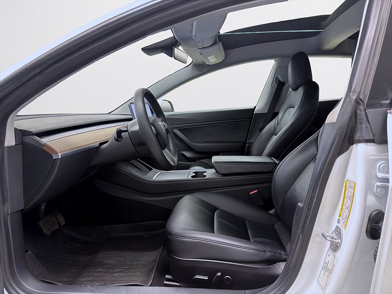 Tesla Model 3 Long Range AWD 440hk Pano