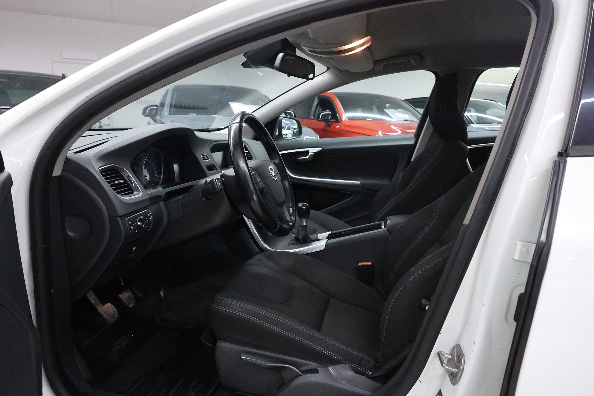 Volvo V60 T3 150hk Kinetic Värmare Farthållare