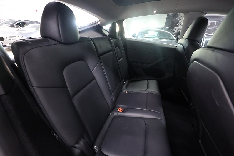 Tesla Model Y Performance 534hk Pano Läder Navi Premium Ljudsystem