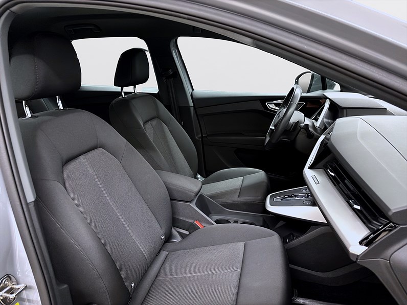 Audi Q4 40 e-tron 204hk Proline SONOS 2 Års Garanti!