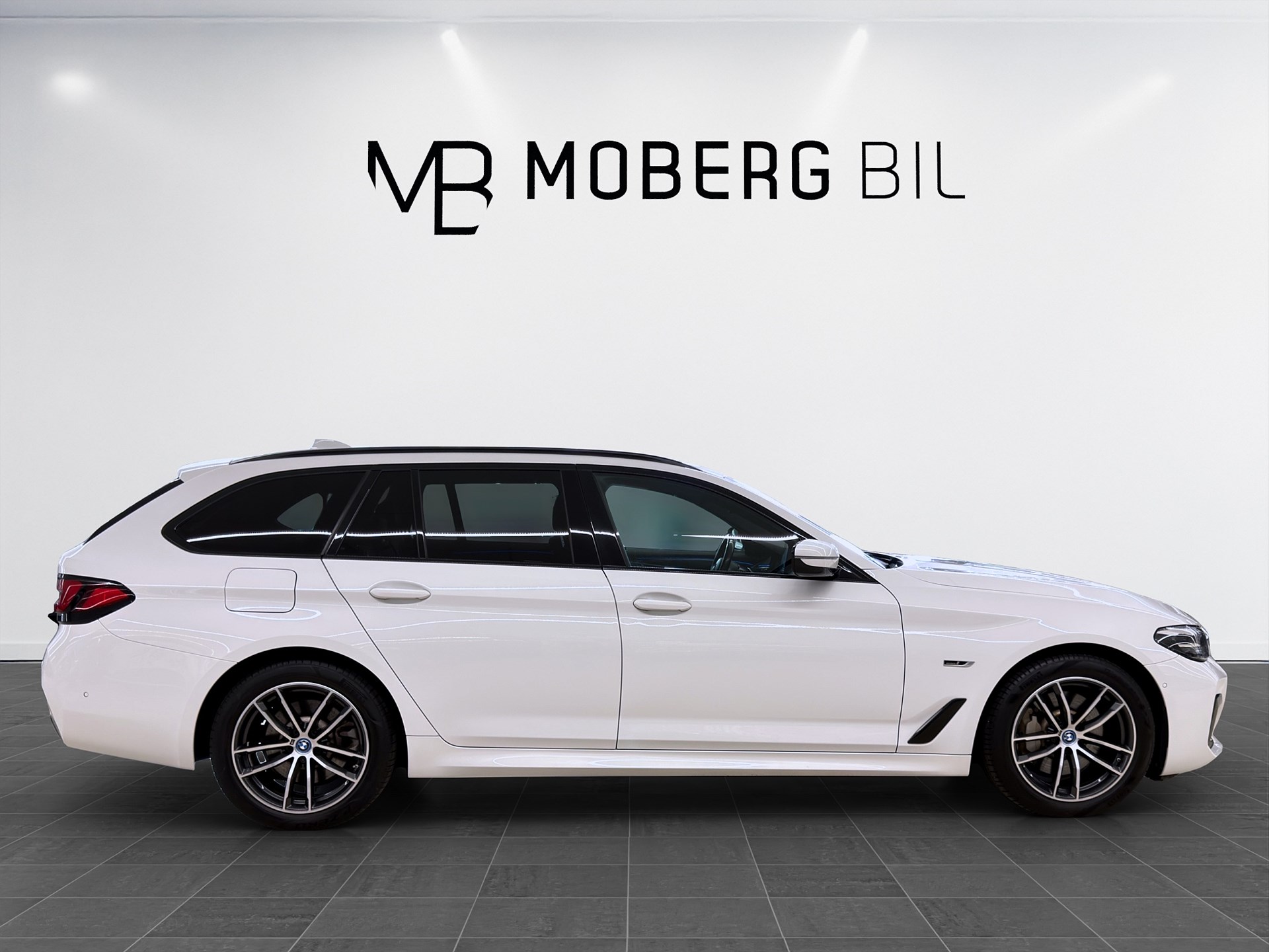 BMW 530e xDrive Touring 292hk M sport Läder B-Kamera