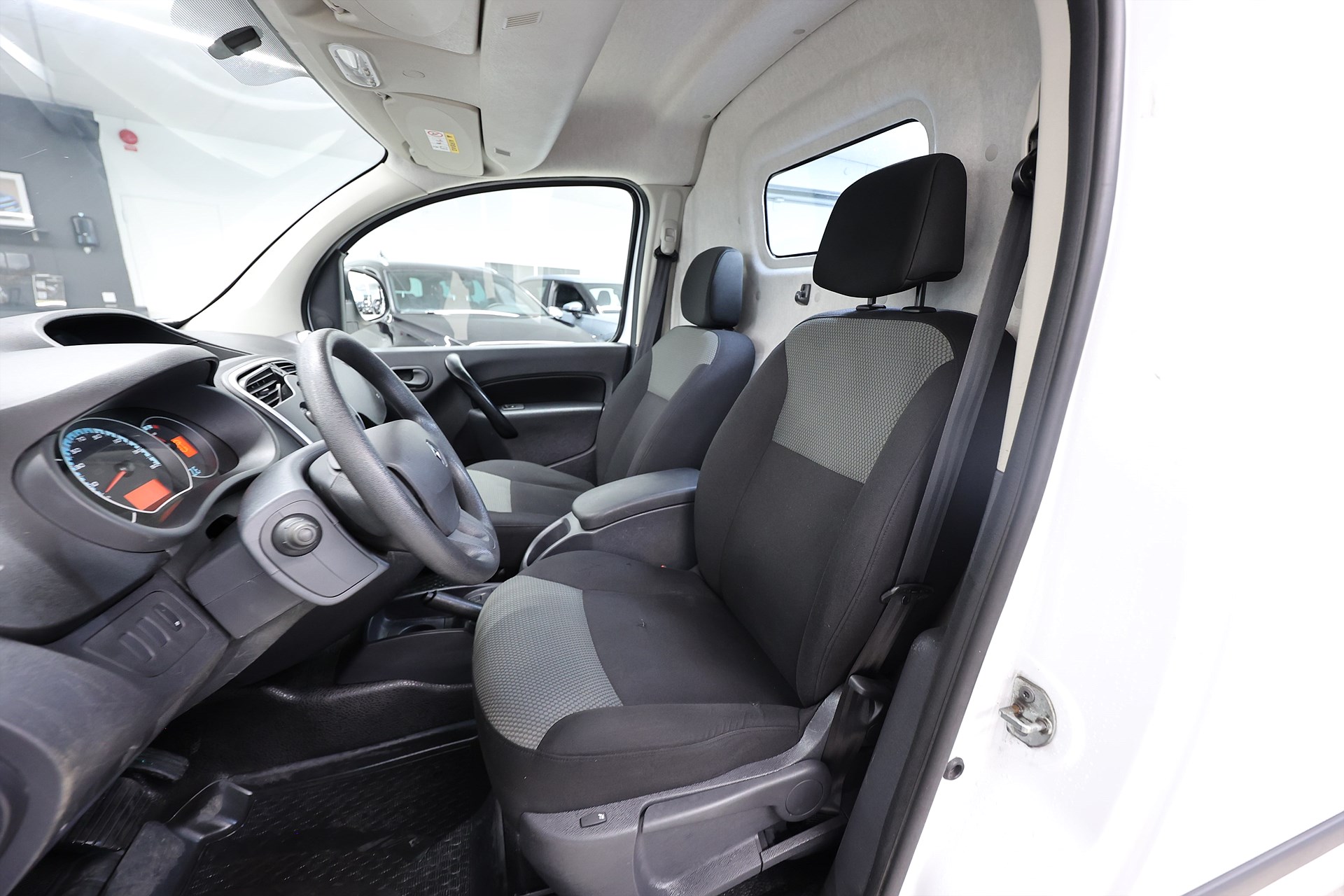 Renault Kangoo Z.E. Express Maxi 33 kWh V-inrett Drag MOMS