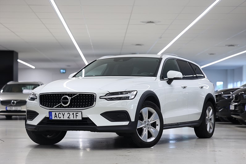 Volvo V60 Cross Country D4 AWD *Hjulkampanj!* Momentum Carplay