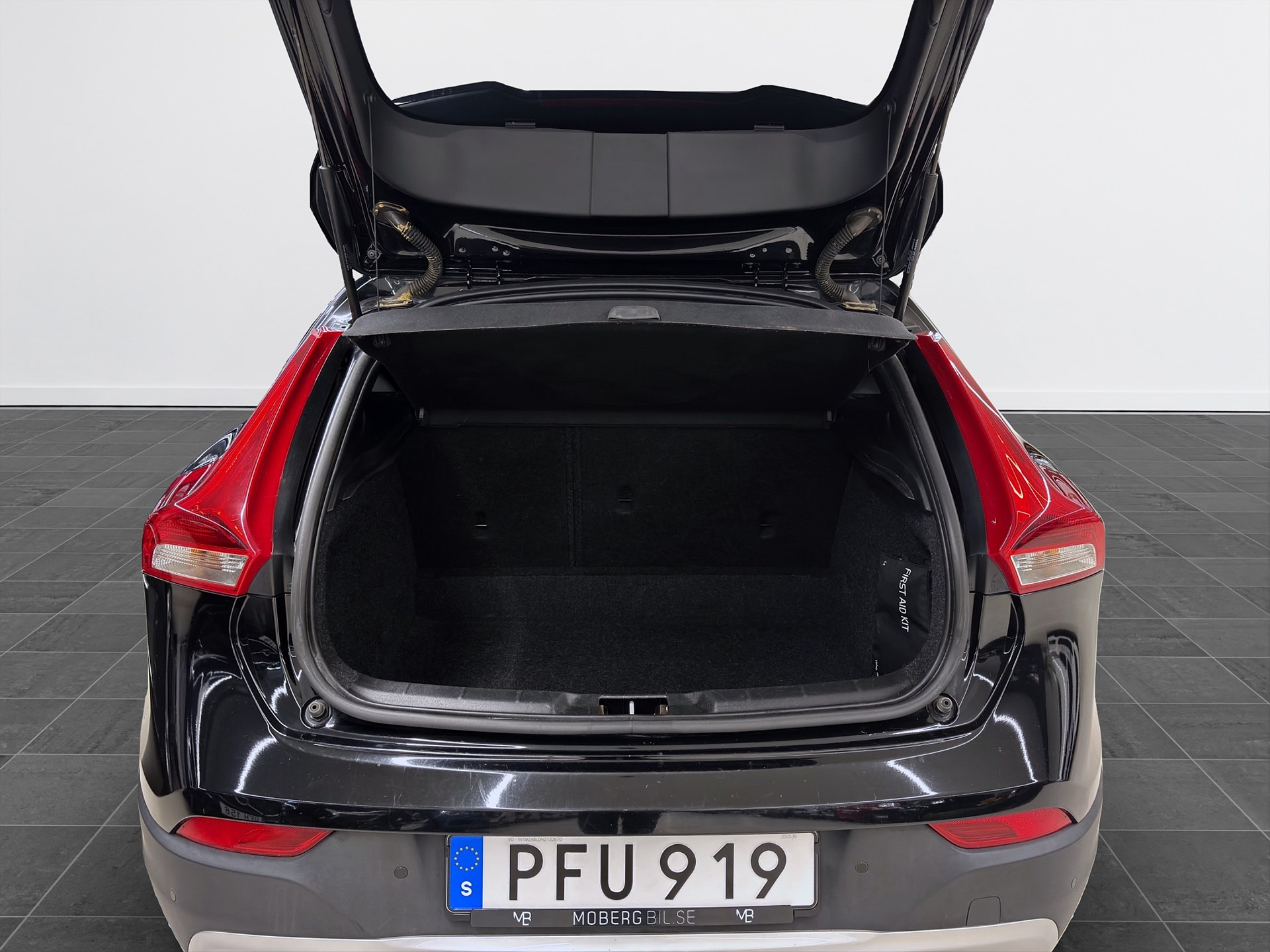 Volvo V40 Cross Country D4 190hk Business Adv Värmare PDC