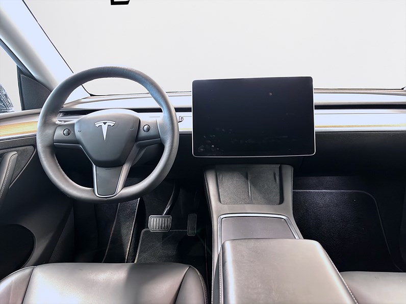 Tesla Model Y Standard Range 299hk Helg på Moberg! Pano B-Kamera