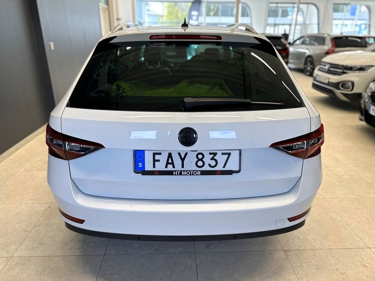 Skoda Superb – bild 9